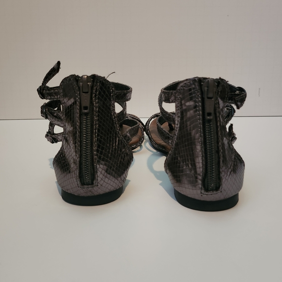 Used 2 Mudd Black and Brown And Gunmetal Grey and Brown Strappy Sandals - Picture 11 of 16